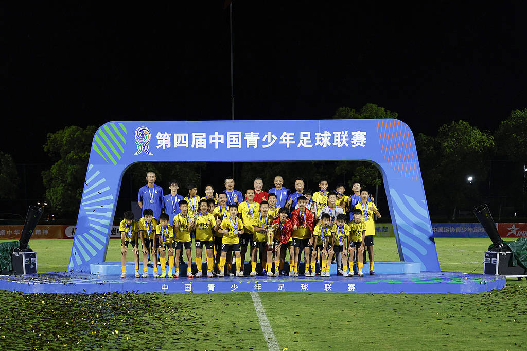 澳门新葡京在线网站足球青训破局｜场地、教